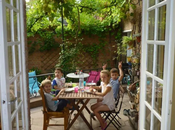 Au Vieux Cedre Bed & Breakfast 3*